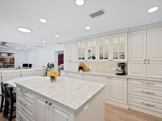 2285 WATROUS DRIVE, Dunedin, FL 34698