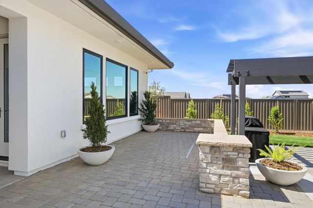 2500 Cherrywood Ln, Lincoln, CA 95648