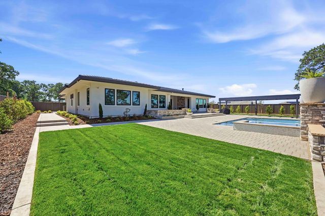 2500 Cherrywood Ln, Lincoln, CA 95648