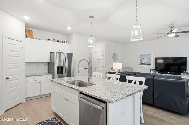 994 Bourne Drive SW, Ocean Isle Beach, NC 28469