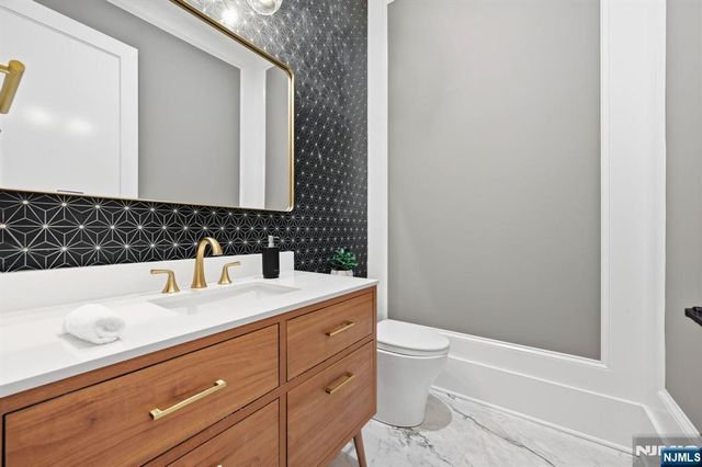 4 Athens Road, Millburn, NJ 07078