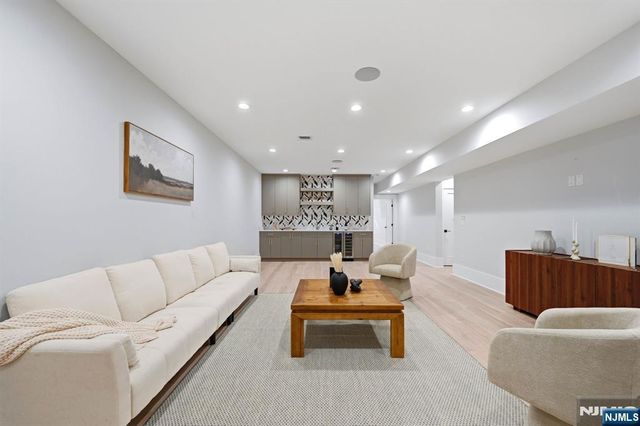 4 Athens Road, Millburn, NJ 07078