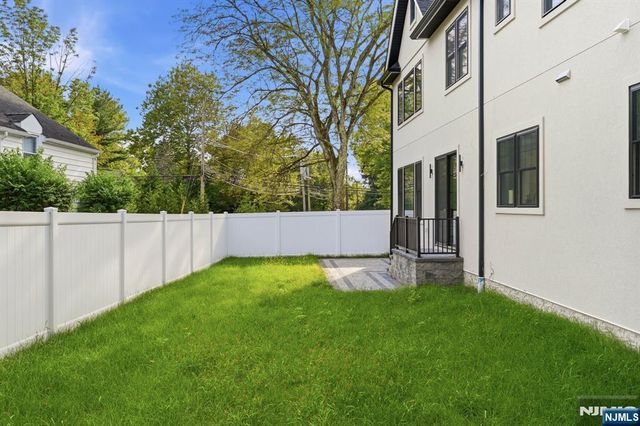 4 Athens Road, Millburn, NJ 07078