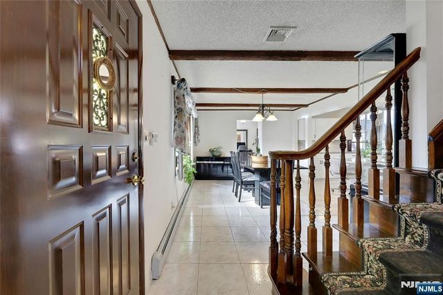 4 Highfield Court, Wayne, NJ 07470