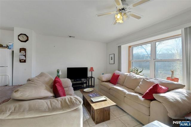 4 Highfield Court, Wayne, NJ 07470