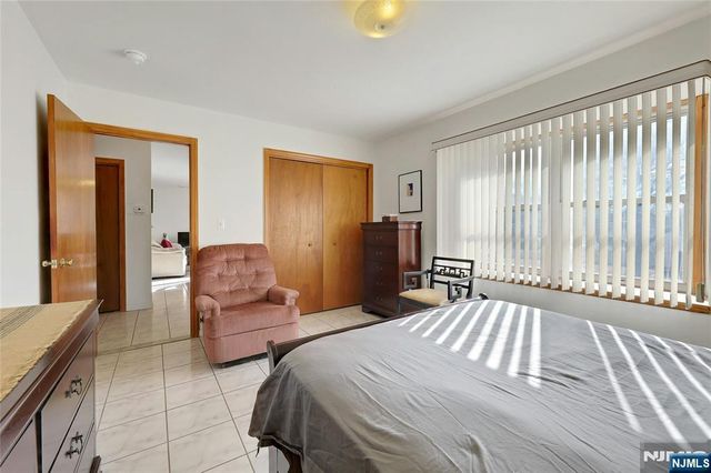 4 Highfield Court, Wayne, NJ 07470