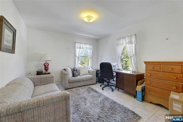 4 Highfield Court, Wayne, NJ 07470