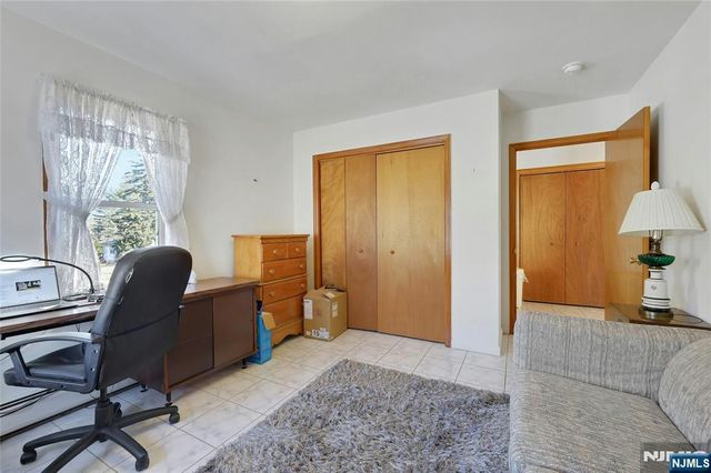 4 Highfield Court, Wayne, NJ 07470