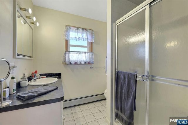 4 Highfield Court, Wayne, NJ 07470