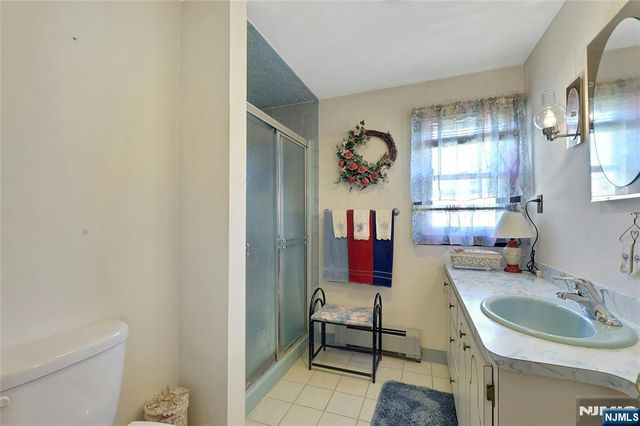 4 Highfield Court, Wayne, NJ 07470