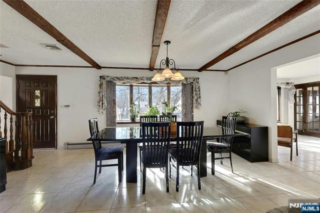 4 Highfield Court, Wayne, NJ 07470