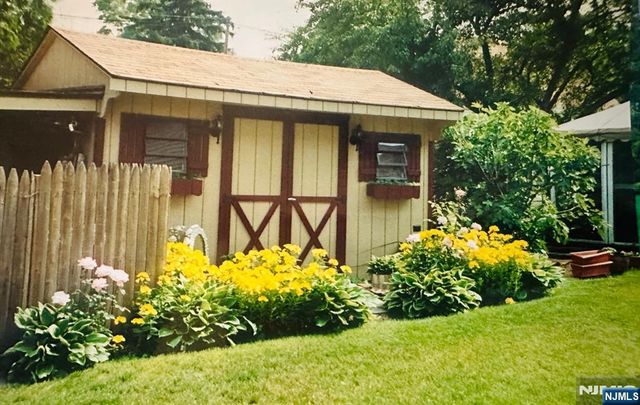 4 Highfield Court, Wayne, NJ 07470