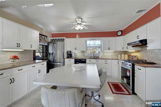 4 Highfield Court, Wayne, NJ 07470