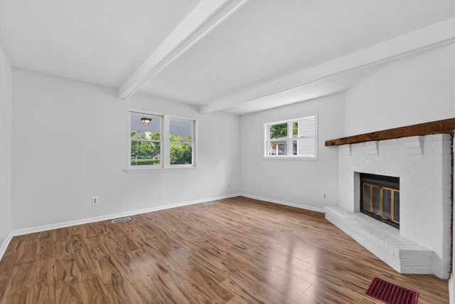 434 E Washington Street, West Chicago, IL 60185