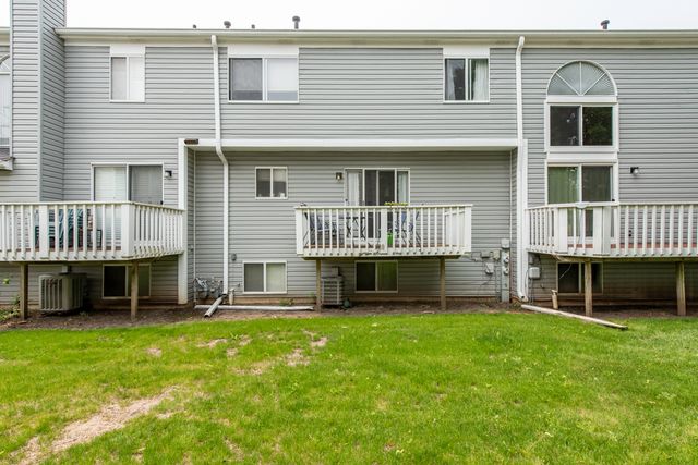 1851 Salem Court, Gurnee, IL 60031