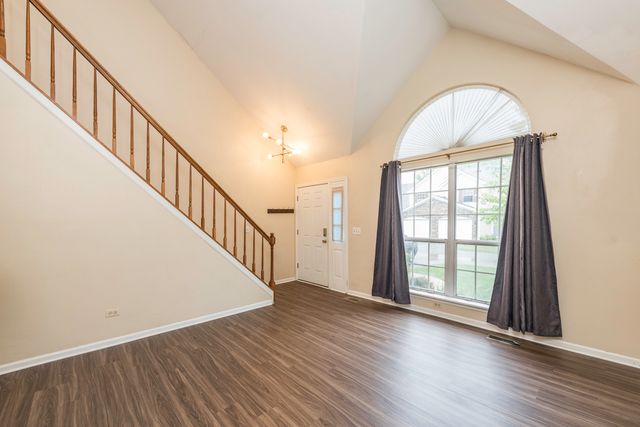 1851 Salem Court, Gurnee, IL 60031