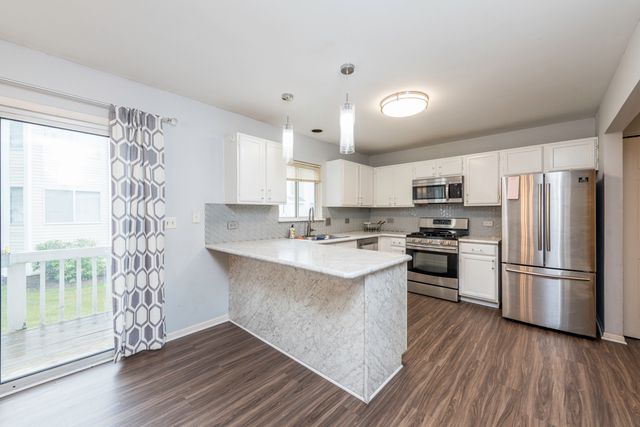 1851 Salem Court, Gurnee, IL 60031