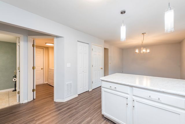 1851 Salem Court, Gurnee, IL 60031