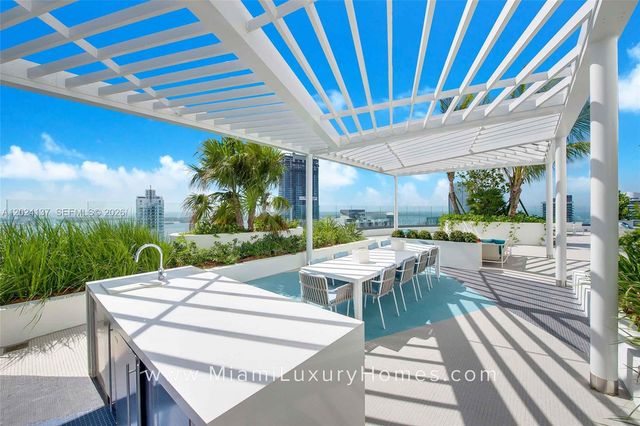 45 SW 9 ST 1905, Miami, FL 33130