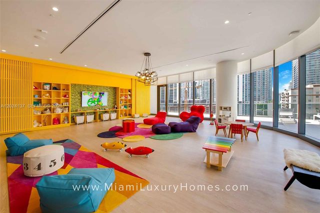 45 SW 9 ST 1905, Miami, FL 33130