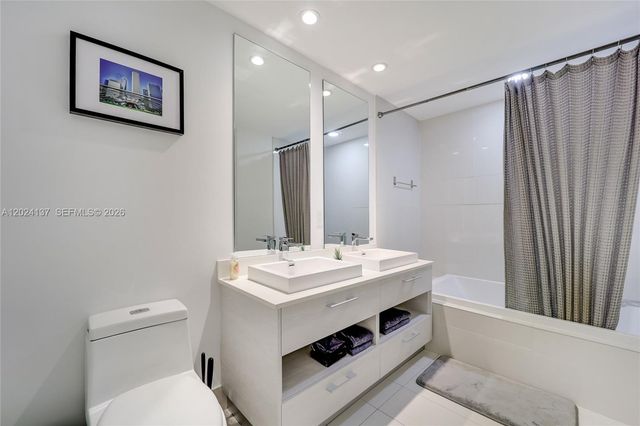 45 SW 9 ST 1905, Miami, FL 33130