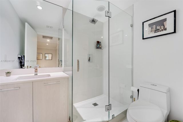 45 SW 9 ST 1905, Miami, FL 33130