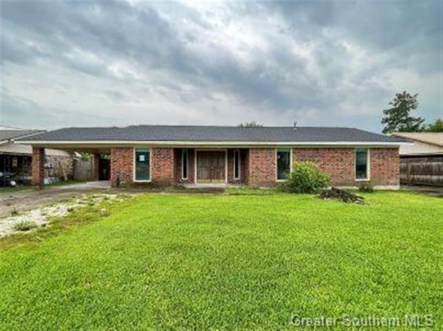 2115 N Rose Park Avenue, Sulphur, LA 70663