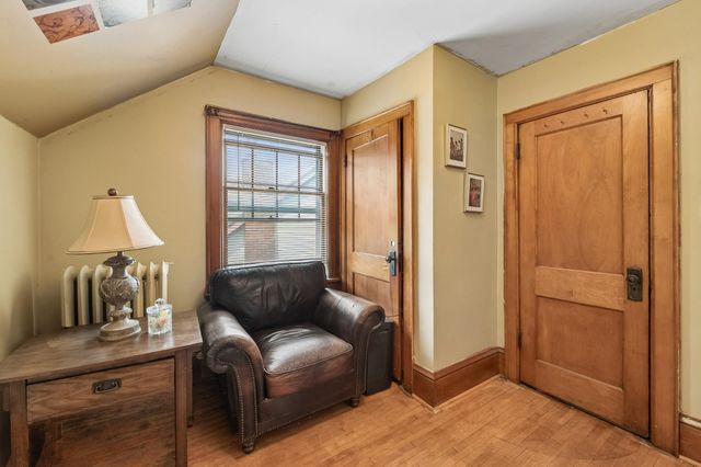 1418 Queen Avenue N, Minneapolis, MN 55411
