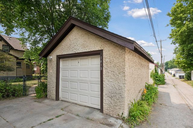 1418 Queen Avenue N, Minneapolis, MN 55411