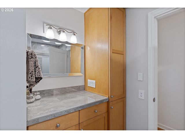 4773 N YALE St, Portland, OR 97203