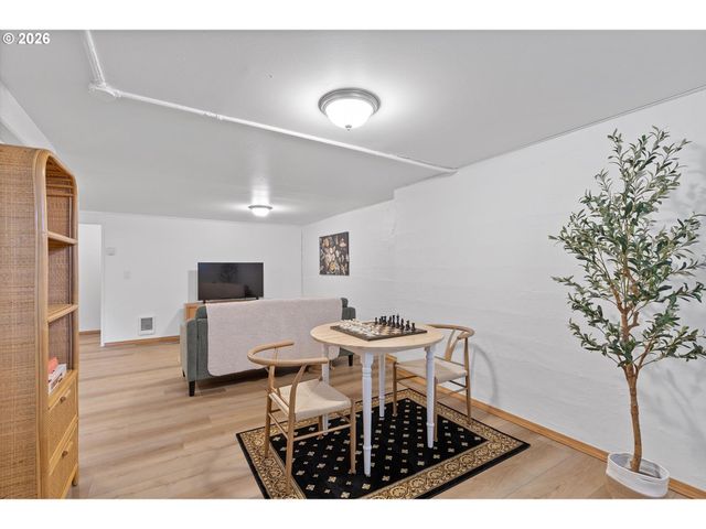 4773 N YALE St, Portland, OR 97203