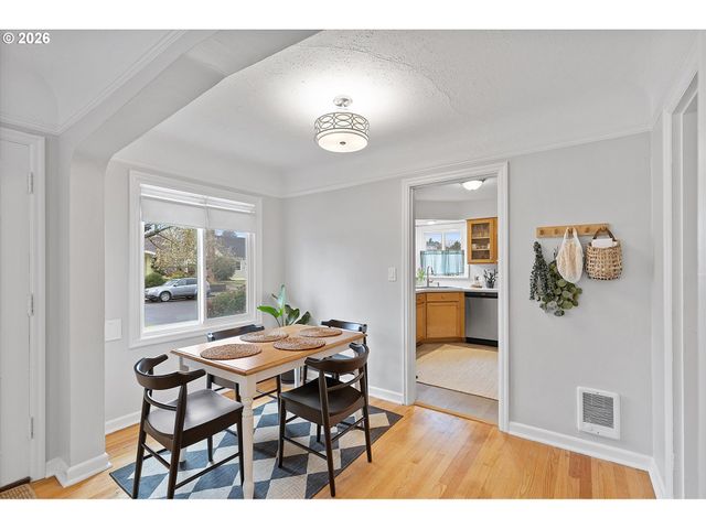 4773 N YALE St, Portland, OR 97203