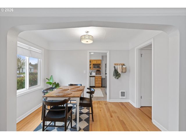 4773 N YALE St, Portland, OR 97203