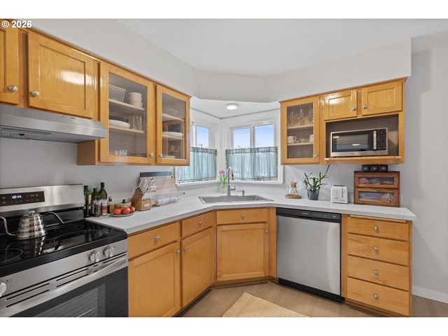 4773 N YALE St, Portland, OR 97203