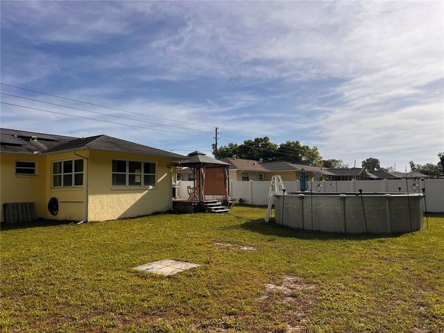 1176 W BUTTONBUSH DR, Beverly Hills, FL 34465
