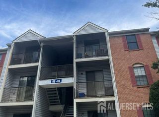 80 Canterbury Court, Piscataway, NJ 08854
