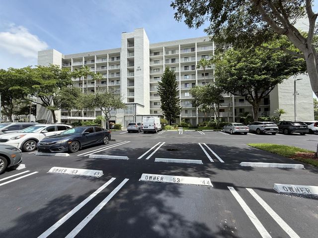 2215 CYPRESS ISLAND Drive 505, Pompano Beach, FL 33069
