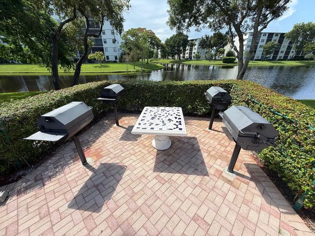 2215 CYPRESS ISLAND Drive 505, Pompano Beach, FL 33069