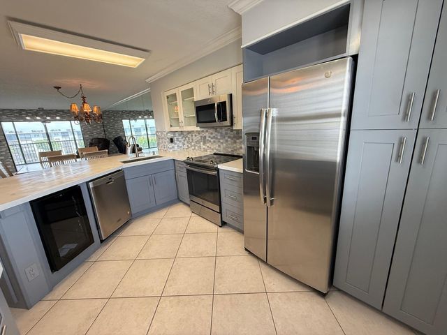 2215 CYPRESS ISLAND Drive 505, Pompano Beach, FL 33069