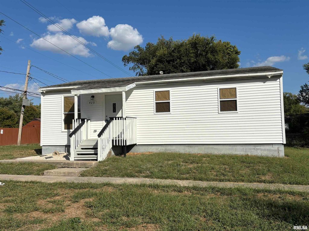 420 S 16TH Street, Springfield, IL 62703