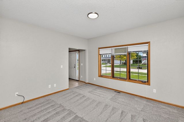 7893 Aspen Drive, West Des Moines, IA 50266