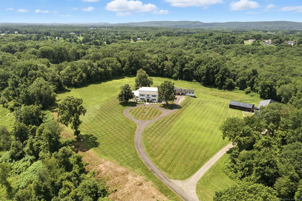 879 Russell Avenue, Suffield, CT 06078