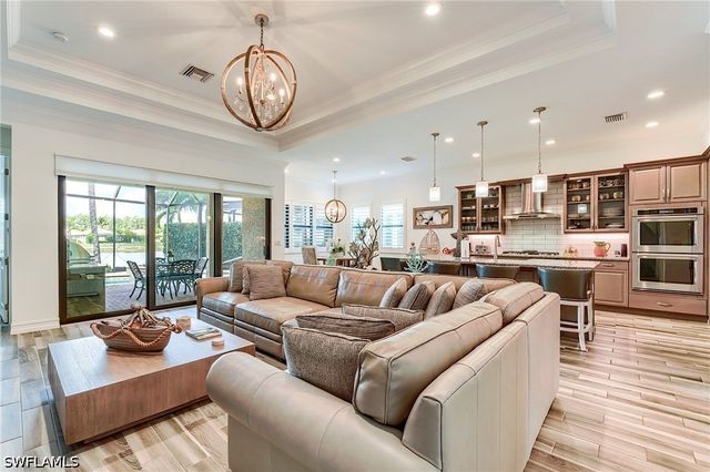 9327 Woodhurst DR, Naples, FL 34120