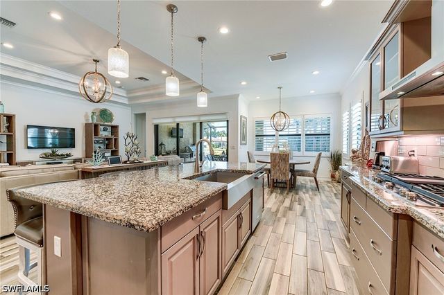 9327 Woodhurst DR, Naples, FL 34120