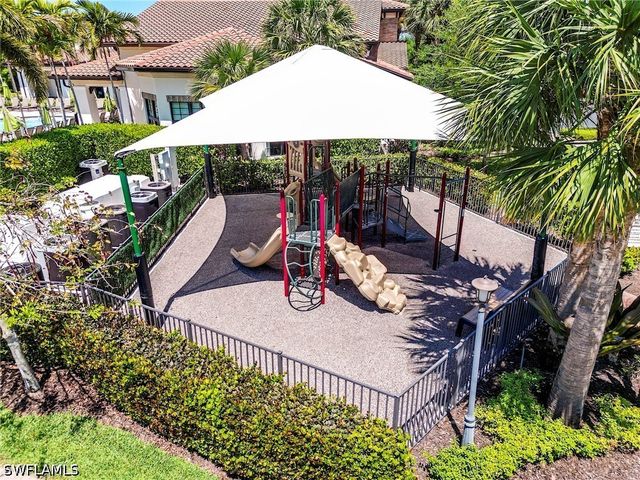 9327 Woodhurst DR, Naples, FL 34120