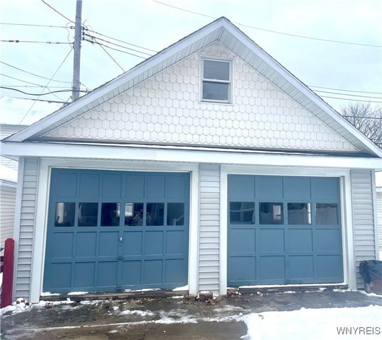 110 Mckinley Parkway, Buffalo, NY 14220