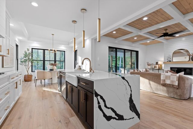 6517 Shelter Cove Drive, Hixson, TN 37343