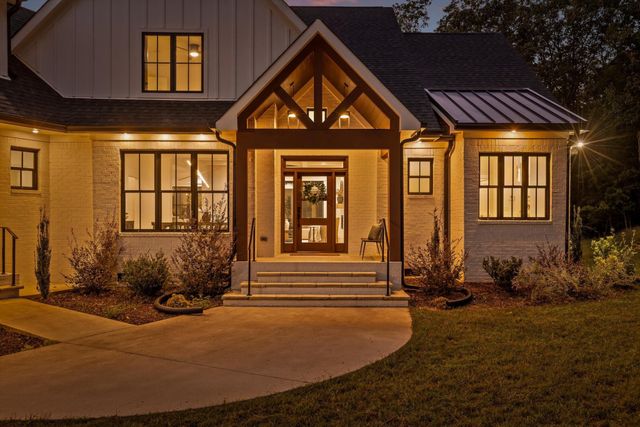 6517 Shelter Cove Drive, Hixson, TN 37343