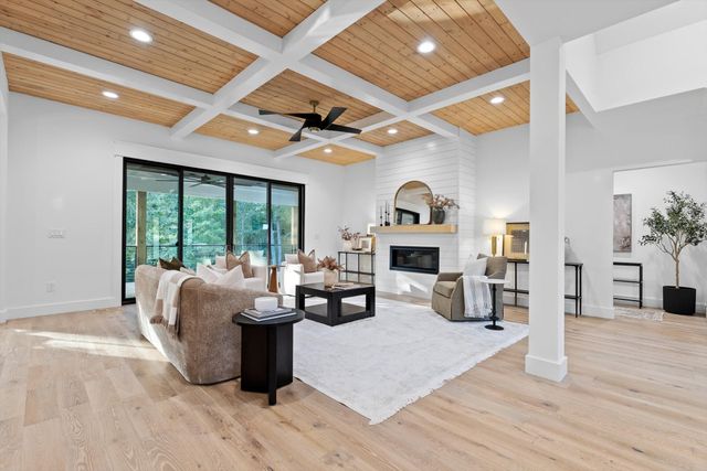 6517 Shelter Cove Drive, Hixson, TN 37343