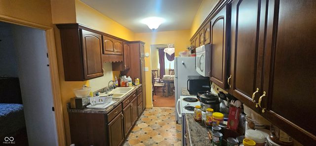 5702 E 40th Street, Indianapolis, IN 46226